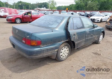 1996 Toyota Camry Dx/Le/Xle z USA, uszkodzony, nr VIN 4T1BG12K4TU724923